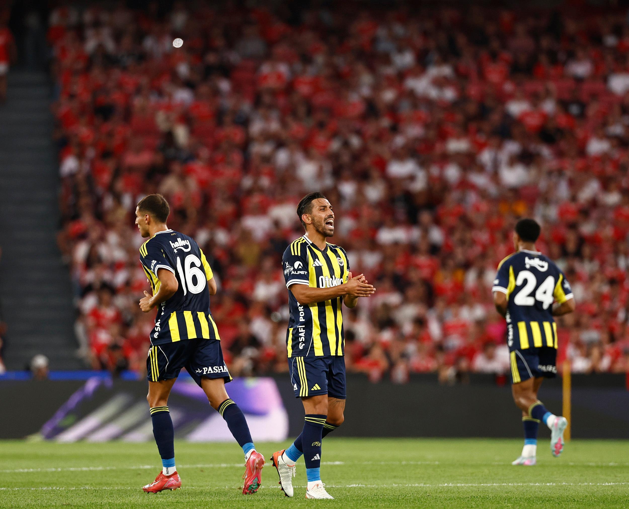 包含转会期本菲卡再遭质疑——英超节点到来；球迷炸锅；阵容厚度经受考验的词条